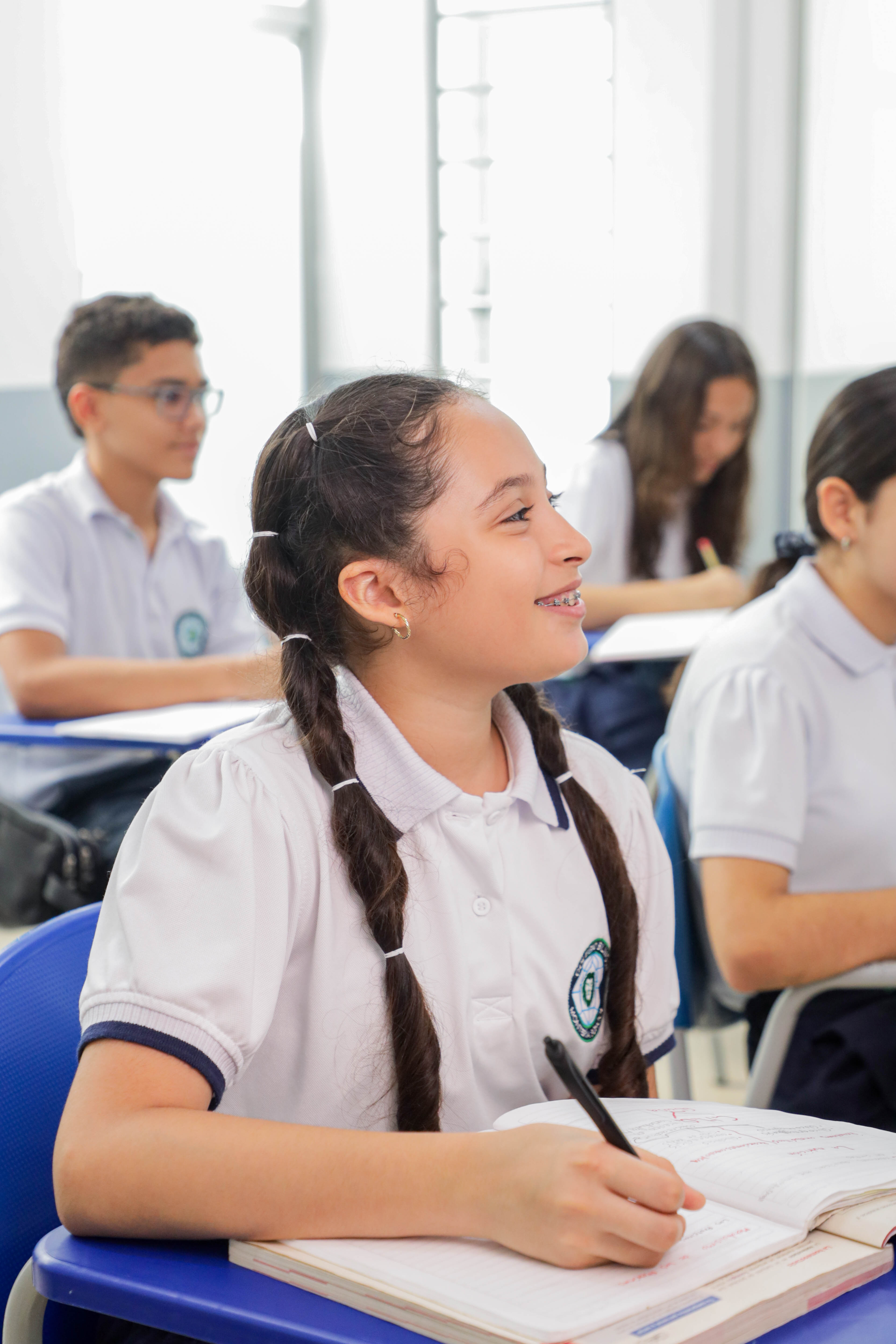 Estudiantes de Montería School acompañados por su comunidad educativa